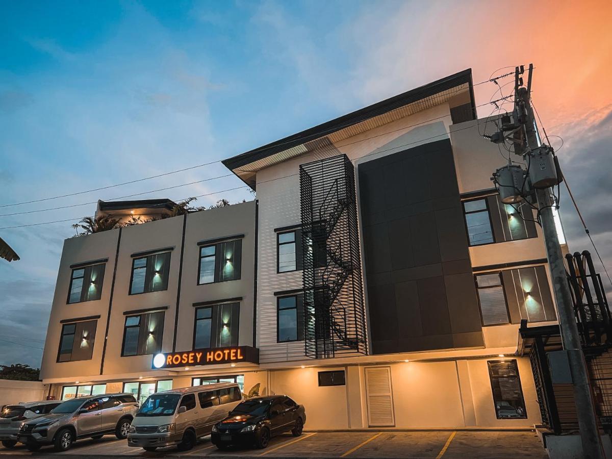 Rosey Hotel Cabanatuan City Bagian luar foto